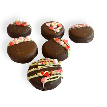 Valentine's Chocolate Dipped Oreos